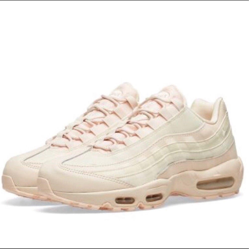 Women Nike Air Max 95 Size 5.5 in Blush Pink